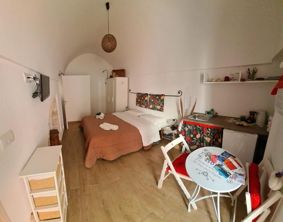 Апартаменты Monolocale Piano Terra Casa Viola- Loc Breve Полиньяно-а-Маре Экстерьер фото
